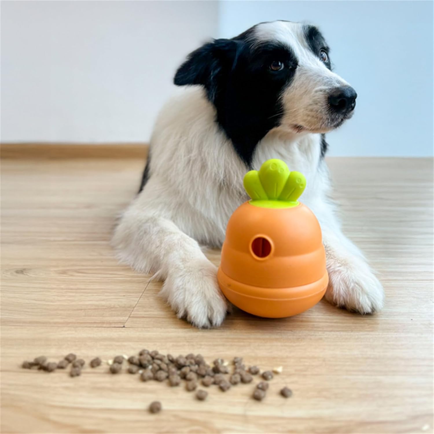 Natural Rubber Chew Toy Fillable Food Puzzle Ball for Small and Medium-Sized Dogs